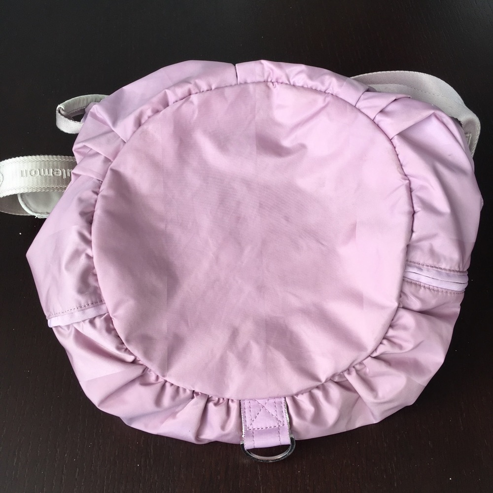 Lululemon Bliss Bag in rose quartz - Picture 7 of 8